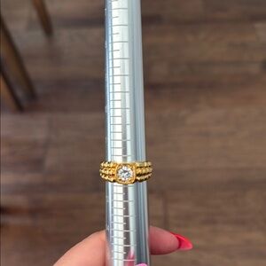 Elegant Gold Ring with Crystal Accent